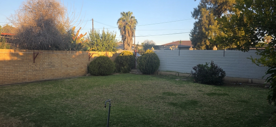 4 Bedroom Property for Sale in Rhodesdene Northern Cape